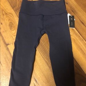 NWT Reveal Crop size 4 MDNI